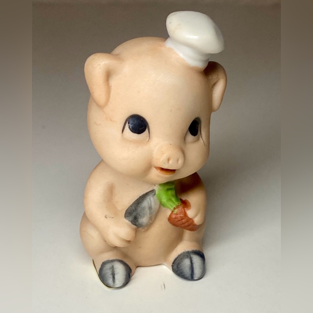 Vintage Bisque Porcelain Chef Pig Figurine Carrot Chef Hat Made in Taiwan